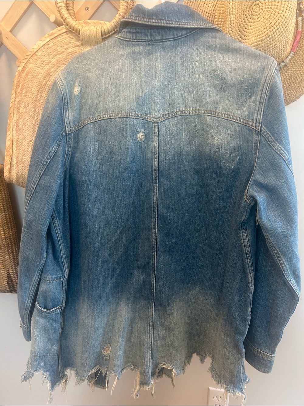 Free People Moon Child Faded Blue Distressed Denim Jacket Sz Small - Picture 13 of 13
